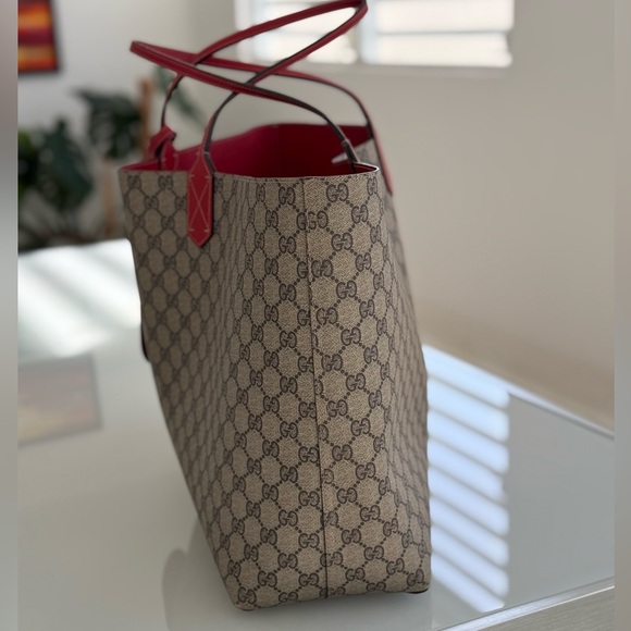 Authentic Gucci Reversible Large Leather Tote Bag - Picture 3 of 16
